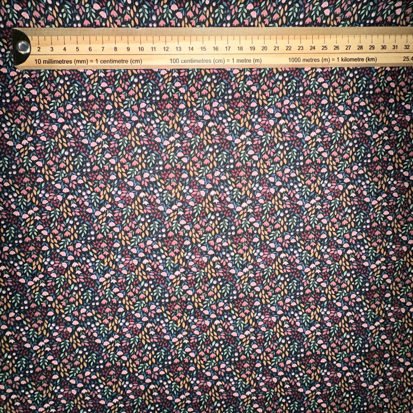 COTON IMPRIME Fleuris fond Noir