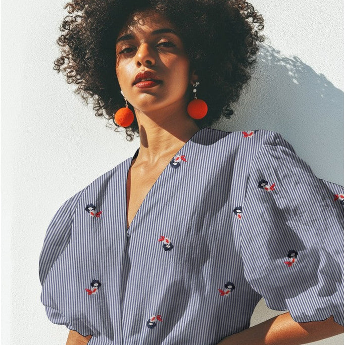 COTON BRODE Petites Fleurs Tri Color sur Rayures Bleu ciel