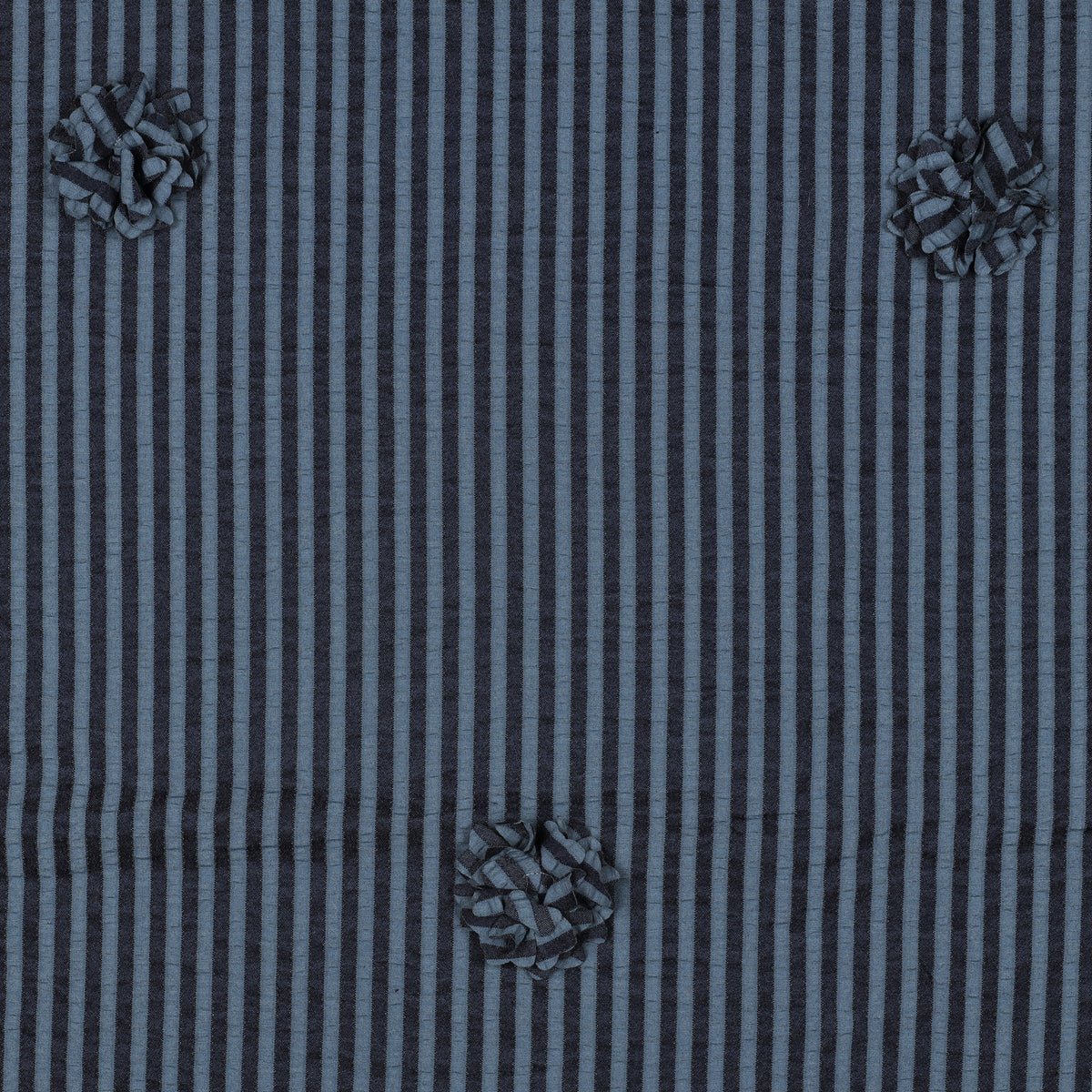 VISCOSE IMPRIMEE rayé Bleu et Marine avec Fleurs en 3D
