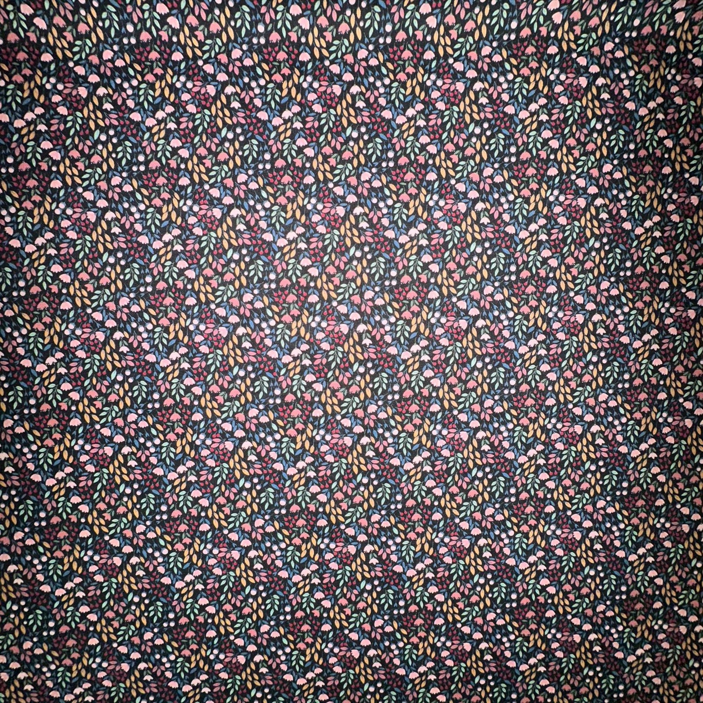 COTON IMPRIME Fleuris fond Noir