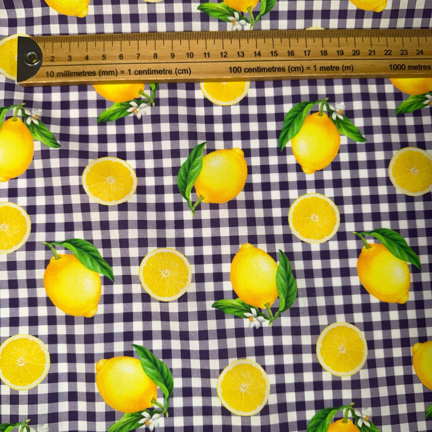 COTON MOTIF Vichy violet avec Citrons