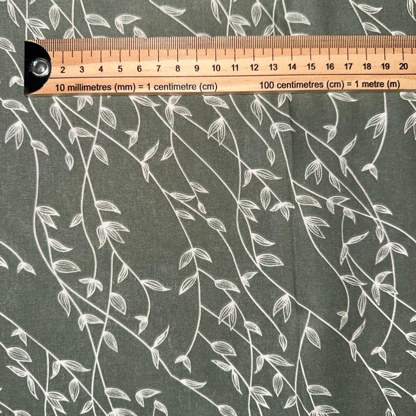 COTON IMPRIME Feuillage Blanc fond Kaki