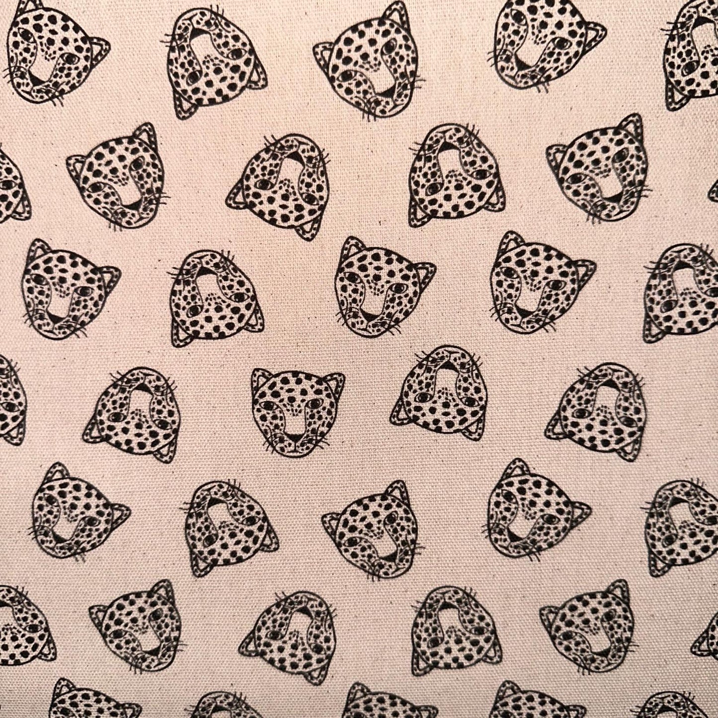 TOILE COTON ASPECT LIN Tête de Léopard